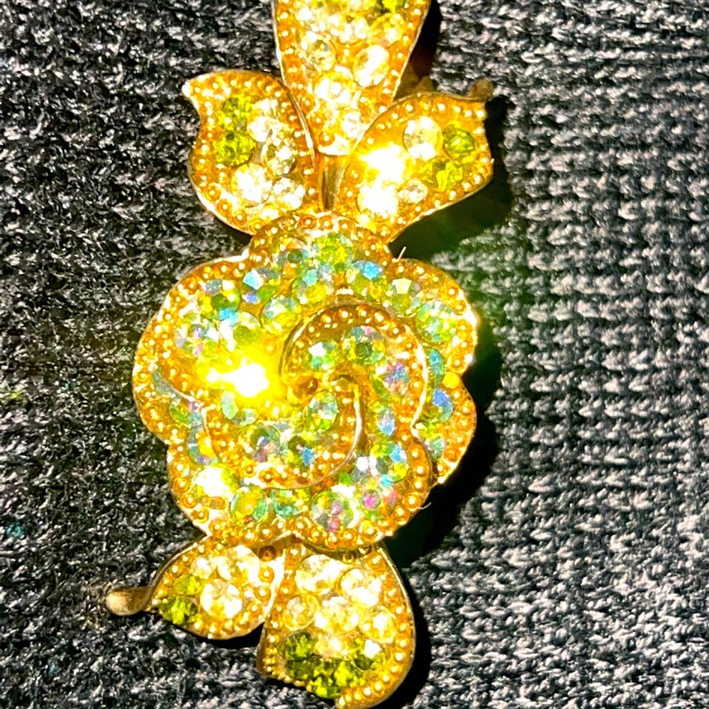 Beautiful Swarovski Crystal Barrette.